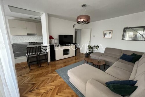 Zagreb, Trešnjevka, trosoban stan NKP 100 m2