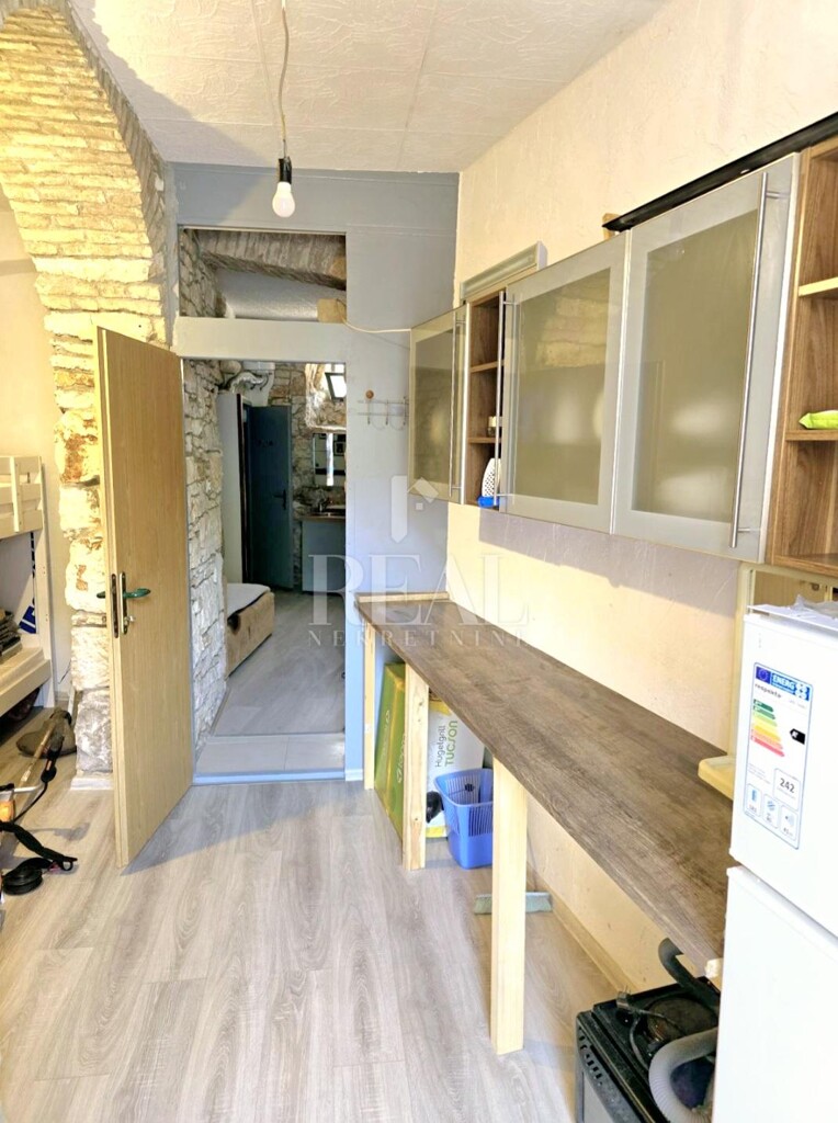 Image 6220586 - 9