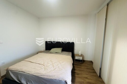 Thumbnail 6220965 - 16
