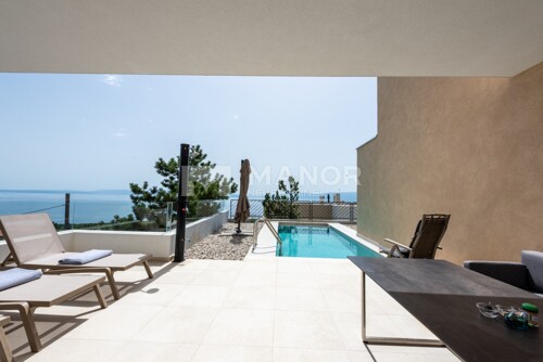 KOSTRENA - Moderna dvojna kuća s bazenom, 190 m2