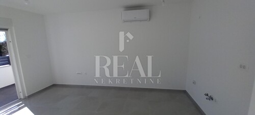 Thumbnail 6221041 - 11