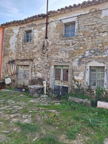 Kuća REZERVIRANO!!! Prodaje se kamena kuća, Draguć