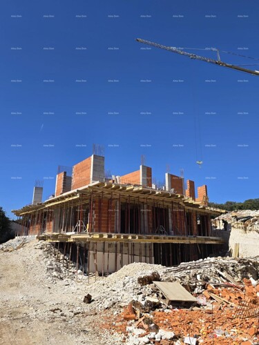Thumbnail 6221057 - 2