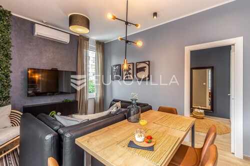 Rijeka, Centar, novouređen luksuzan stan NKP 98 m2 s tri apartmana