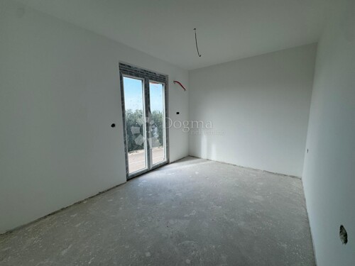 Thumbnail 6221276 - 4