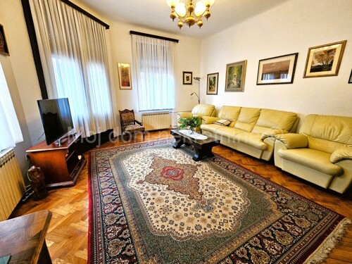 Donji Grad, Primorska, namješten 4soban stan, 2.kat, 100m2