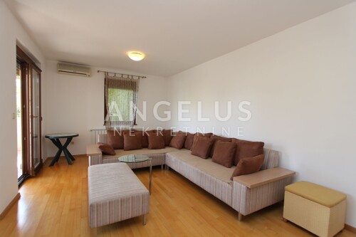 Zagreb, Vrbani - Trosobni stan 80m2 sa garažnim mj.