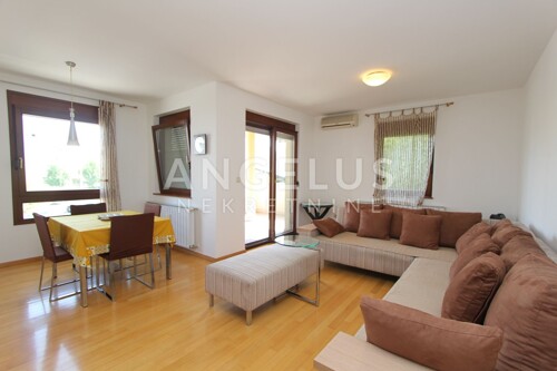 Zagreb, Vrbani - Trosobni stan 80m2 sa garažnim mj.