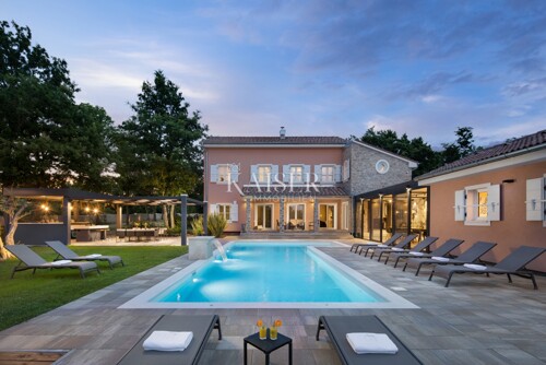 Istra, Svetvinčenat- dizajnerska vila 290m2 s wellnessom