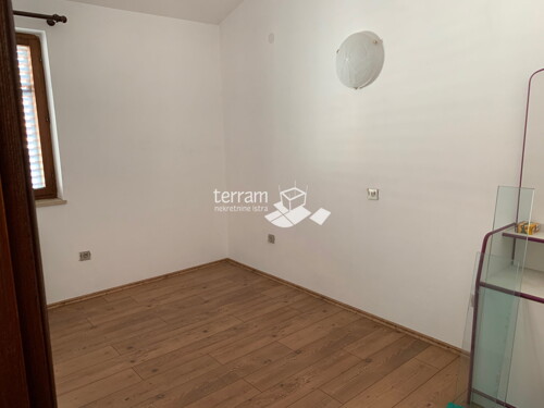 Thumbnail 6222048 - 13