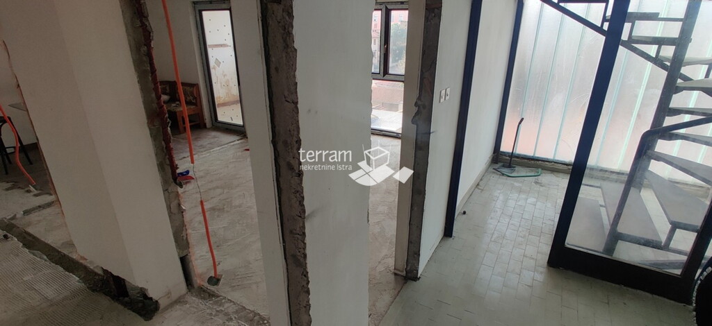 Image 6222185 - 12