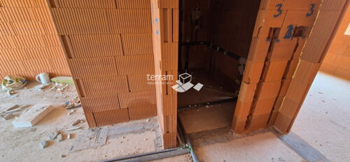 Thumbnail 6222429 - 4
