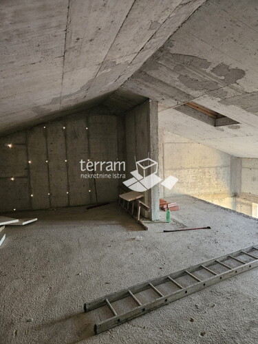 Thumbnail 6222470 - 4
