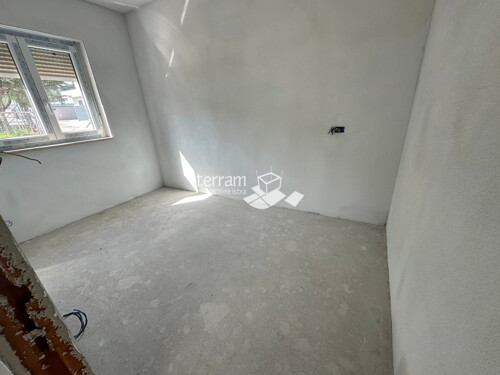 Istra, Štinjan, stan na prvom katu, 52,04m2, 1SS+DB, 600m od mora, LIFT, NOV...