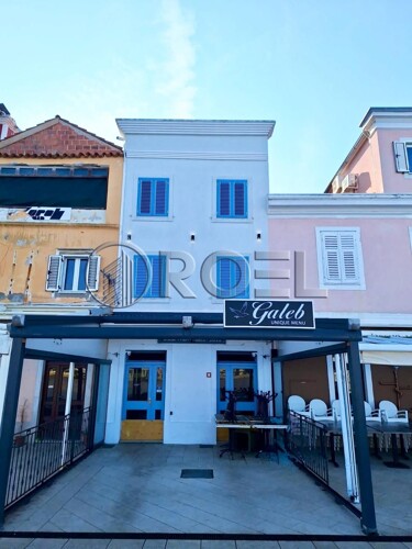 Kuća u nizu, 250 m2