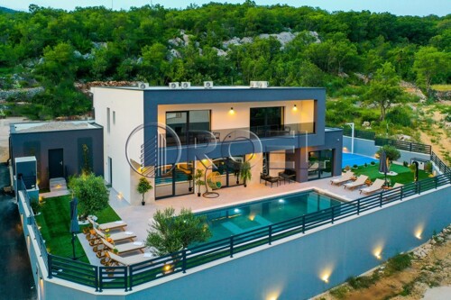 Baška Voda: Luksuzna vila s bazenom, 310 m2