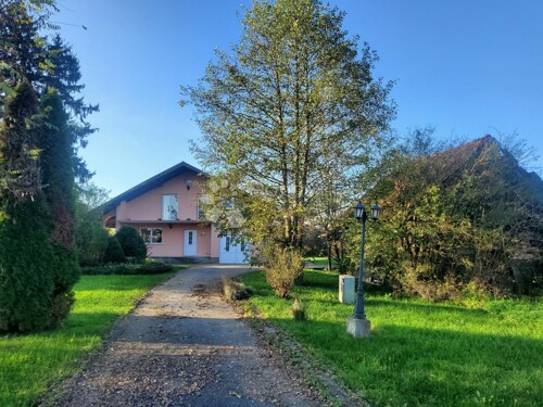 Prostrano imanje uz potok sa kućom - Ivanić-Grad