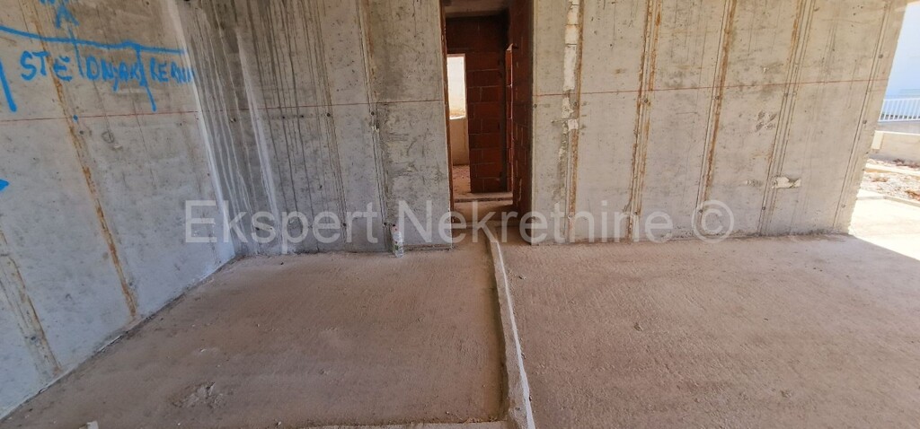 Image 6223342 - 7