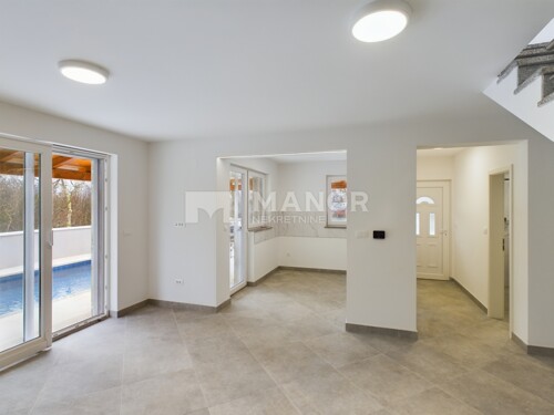 Thumbnail 6223480 - 5