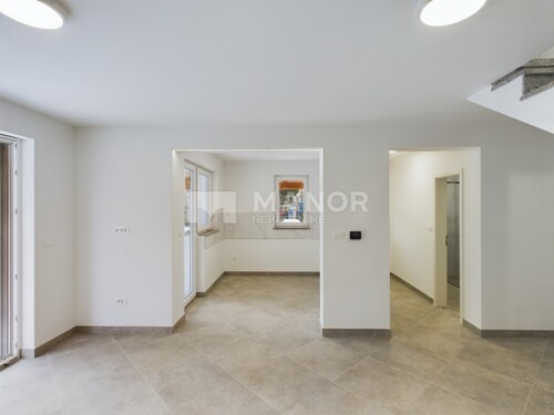 Thumbnail 6223480 - 6