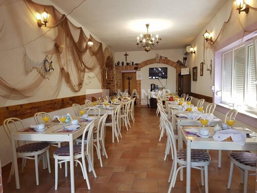 NOVI VINODOLSKI - Samostojeća kuća sa 17 soba i restoranom