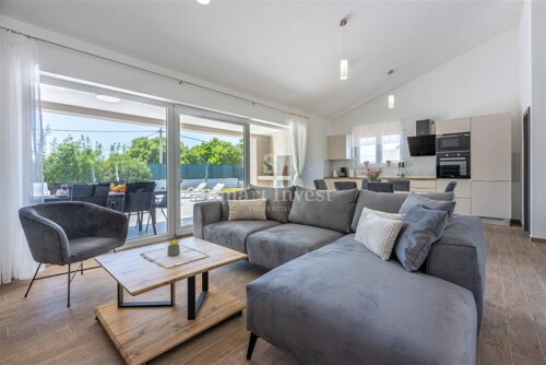 Thumbnail 6223925 - 13