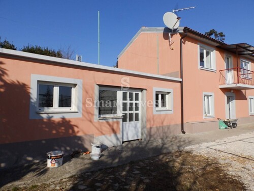 POBRI, kuća od 180 m2 s velikom okućnicom