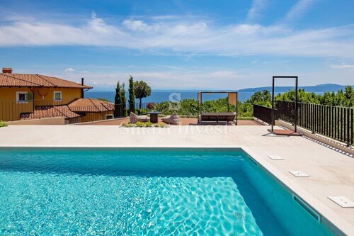 MOŠĆENIČKA DRAGA, moderna mediteranska villa s bazenom blizu