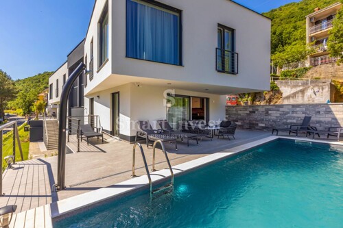 MOŠĆENIČKA DRAGA, moderna villa s bazenom i spa zonom