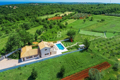 KRNICA, LUKSUZNA VILA S WELLNESSOM, GOLFOM I SPORTSKIM TEREN