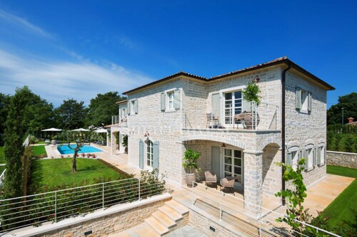 POREČ – okolica, EKSKLUZIVNA VILA S BAZENOM I SPORTSKIM KOMP