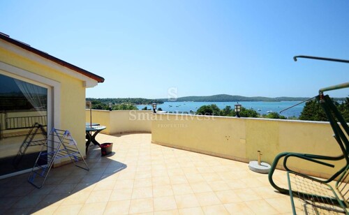 ISTRA - MEDULIN, apartmanska kuća s bazenom i pogledom na mo