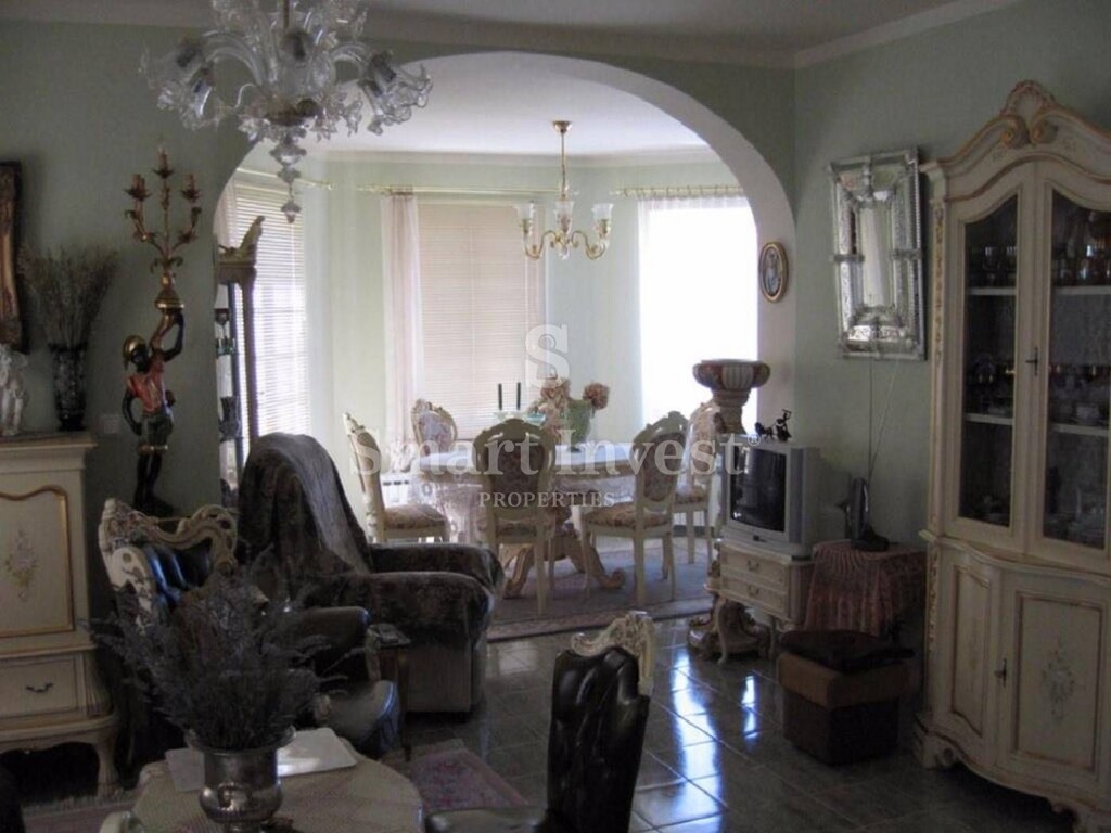 Image 6224666 - 9