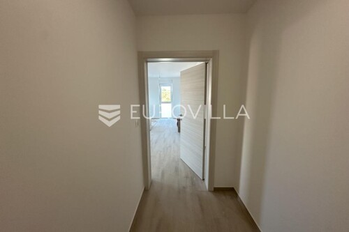 Istra, Medulin, moderan stan u novogradnji, 1. kat, NKP 45 m2- blizina mora