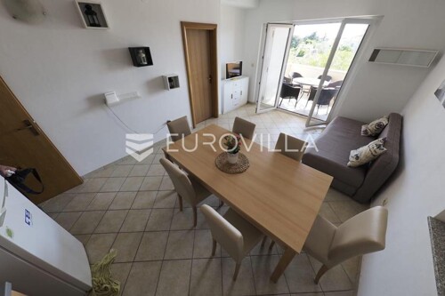 Pag, Novalja, dvosoban stan na lijepoj lokaciji, NKP 53,75 m2