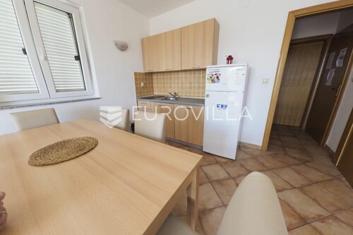 Pag, Novalja, dvosoban stan na lijepoj lokaciji, NKP 59,61 m2