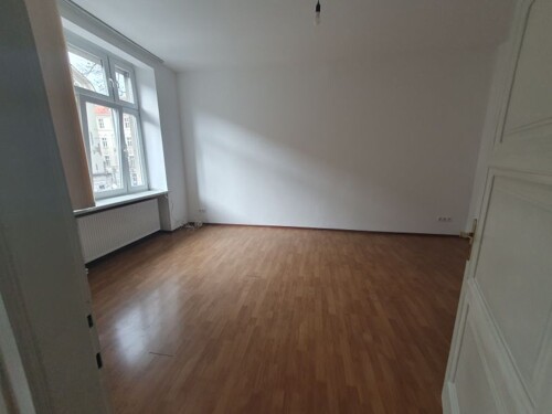 stan: Centar, Draškovićeva, 3-sob, 1 kat, 80,22 m2, prazan,
