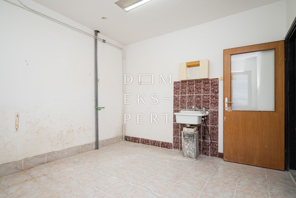 Image 6225271 - 12