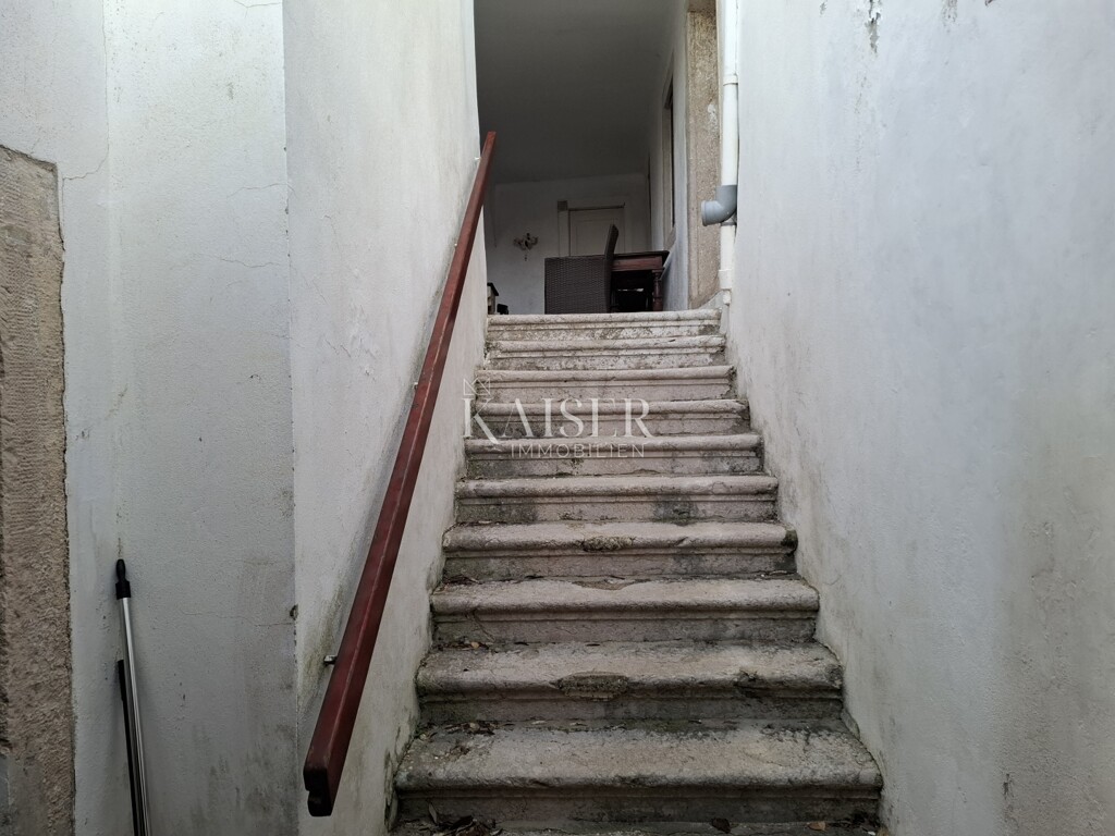 Image 6225332 - 10