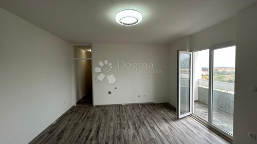 Renoviran stan s mogućnošću dodatne sobe - Vidikovac.