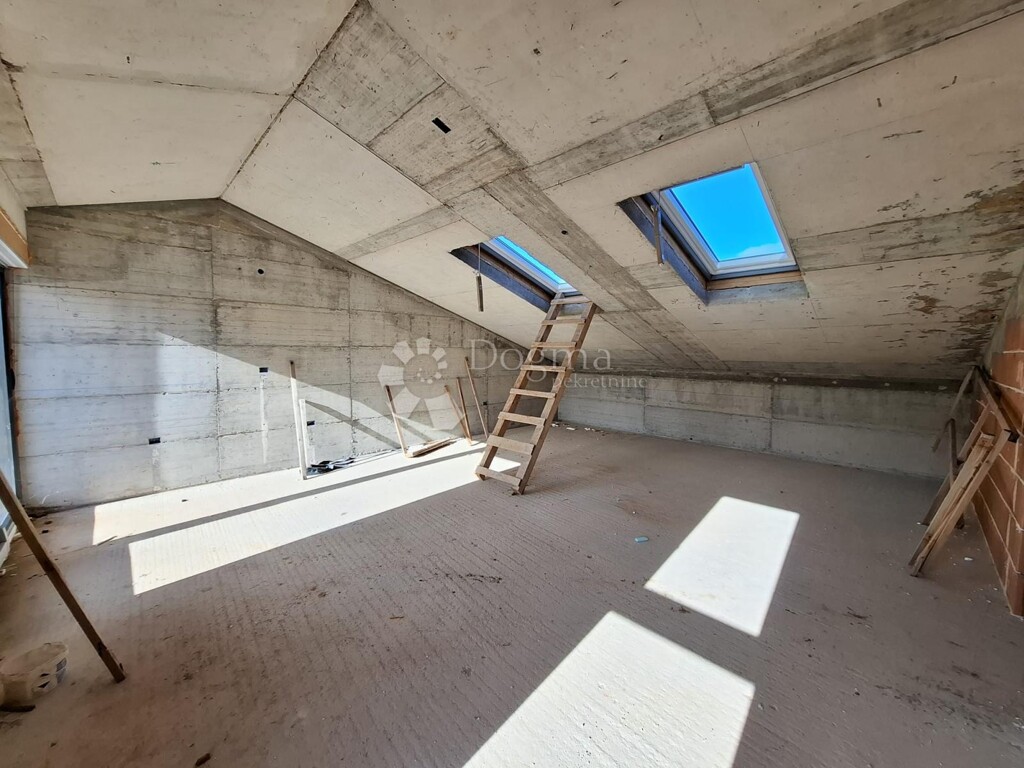 Image 6225825 - 6
