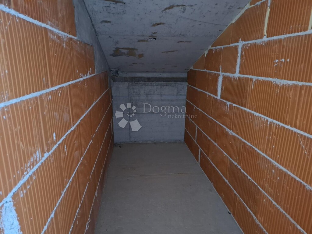 Image 6225825 - 8