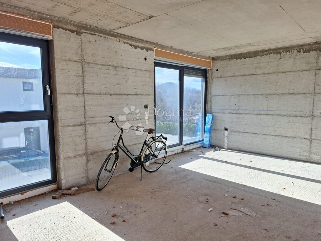 Image 6225827 - 7