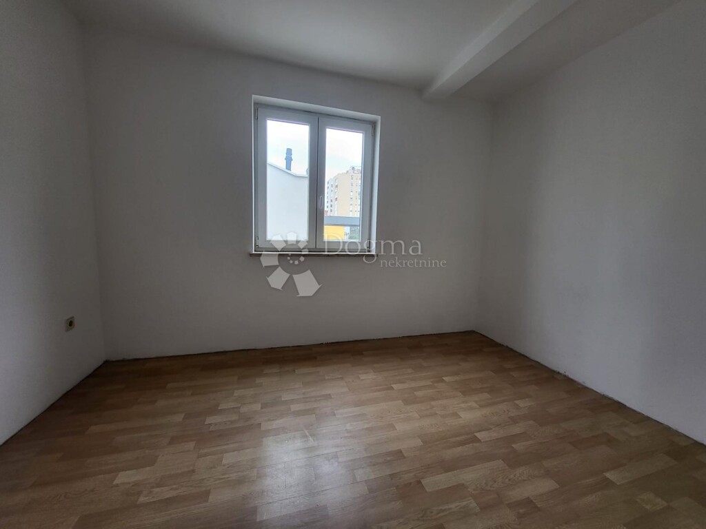 Image 6225863 - 8