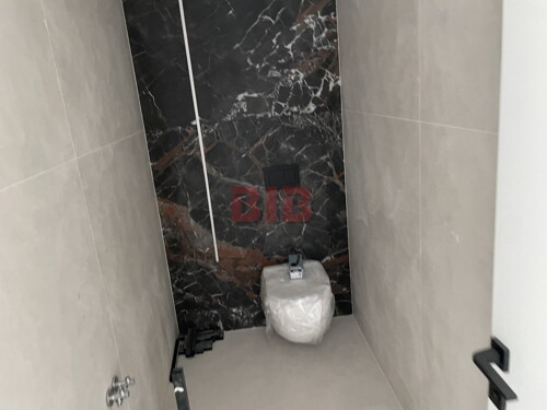 Thumbnail 6225941 - 11