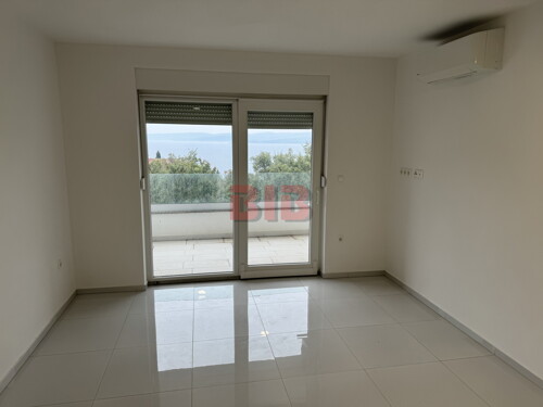 CRIKVENICA,NOVOGRADNJA,2S+DB,PARKING,BLIZU MORA