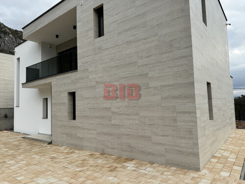 Thumbnail 6225981 - 4