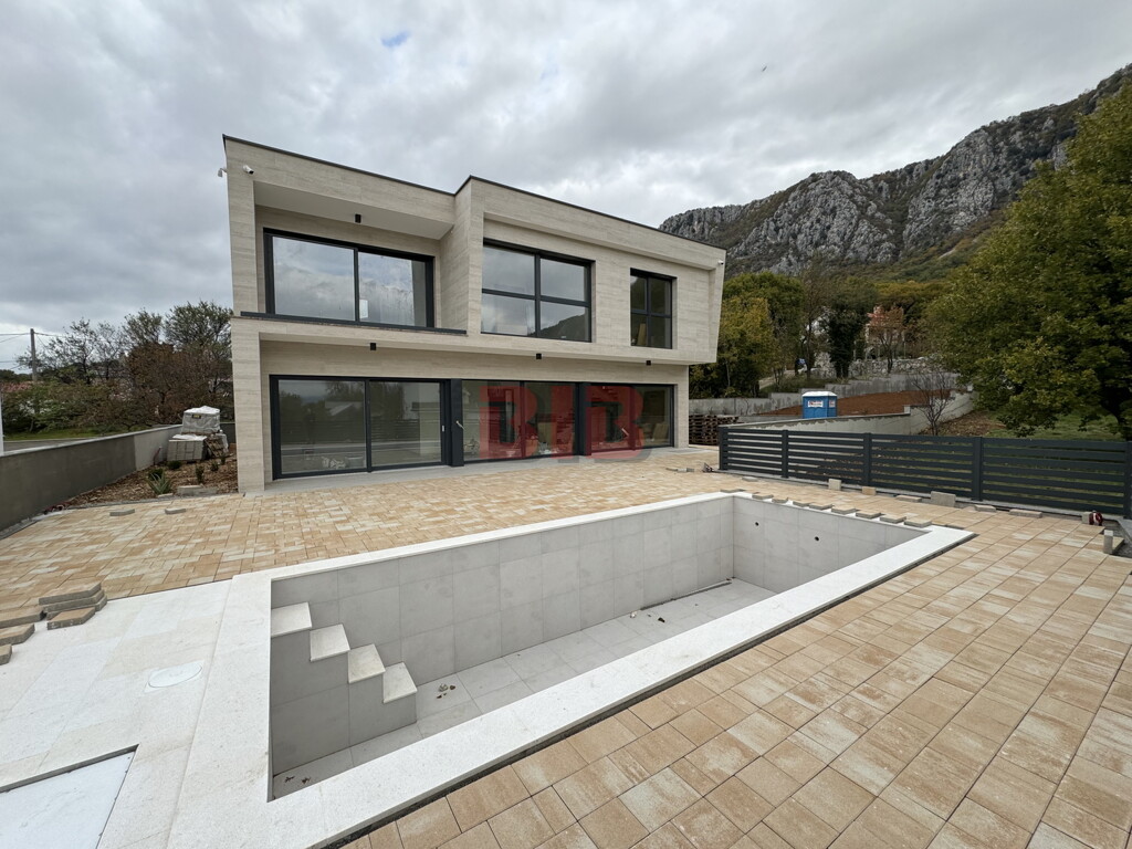 Image 6225989 - 7
