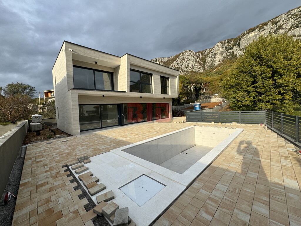 Image 6225989 - 1