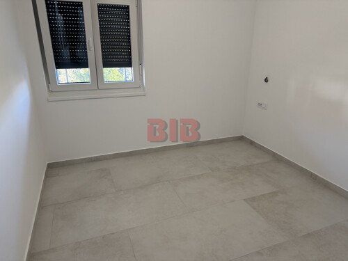 Thumbnail 6226052 - 11